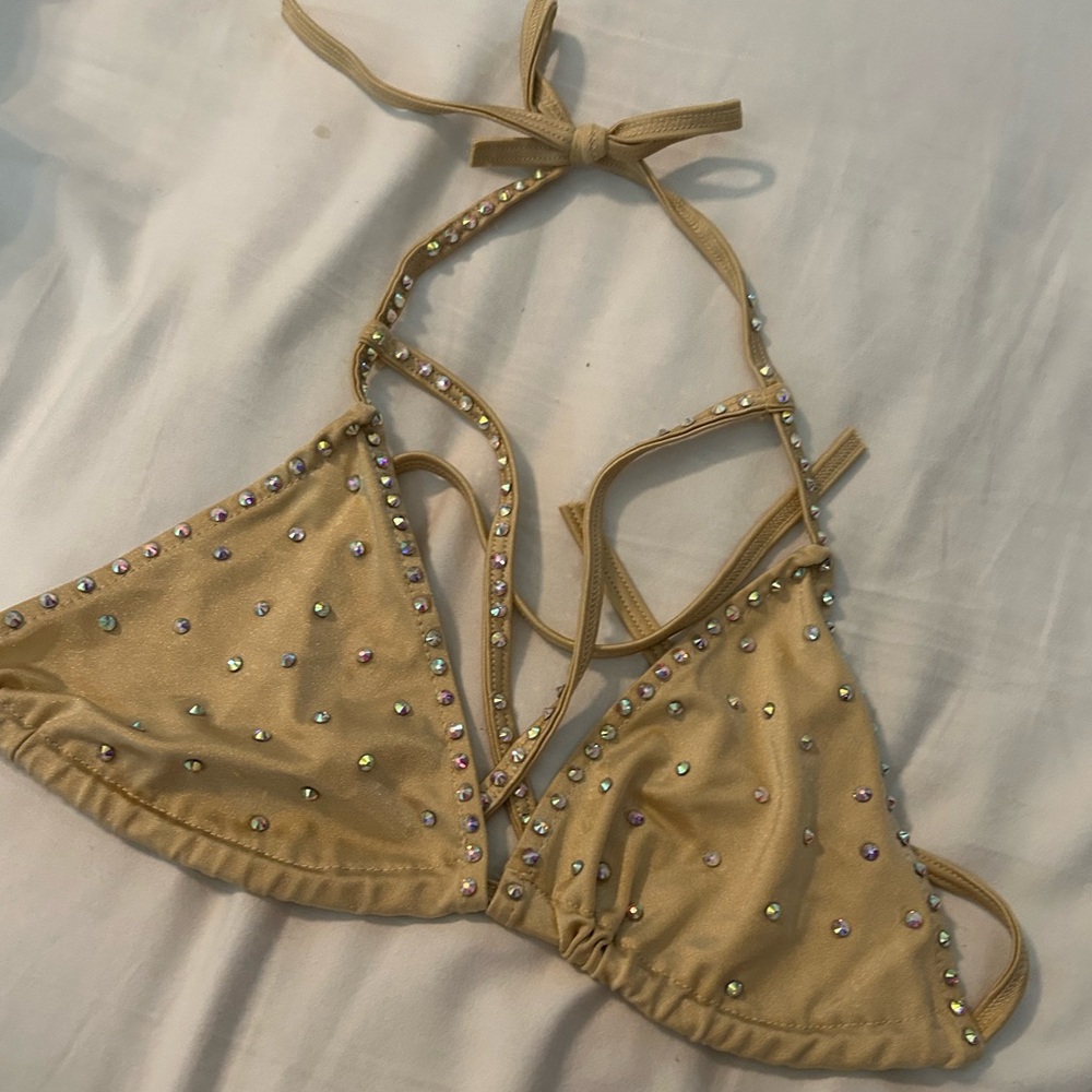 Gold crystal top